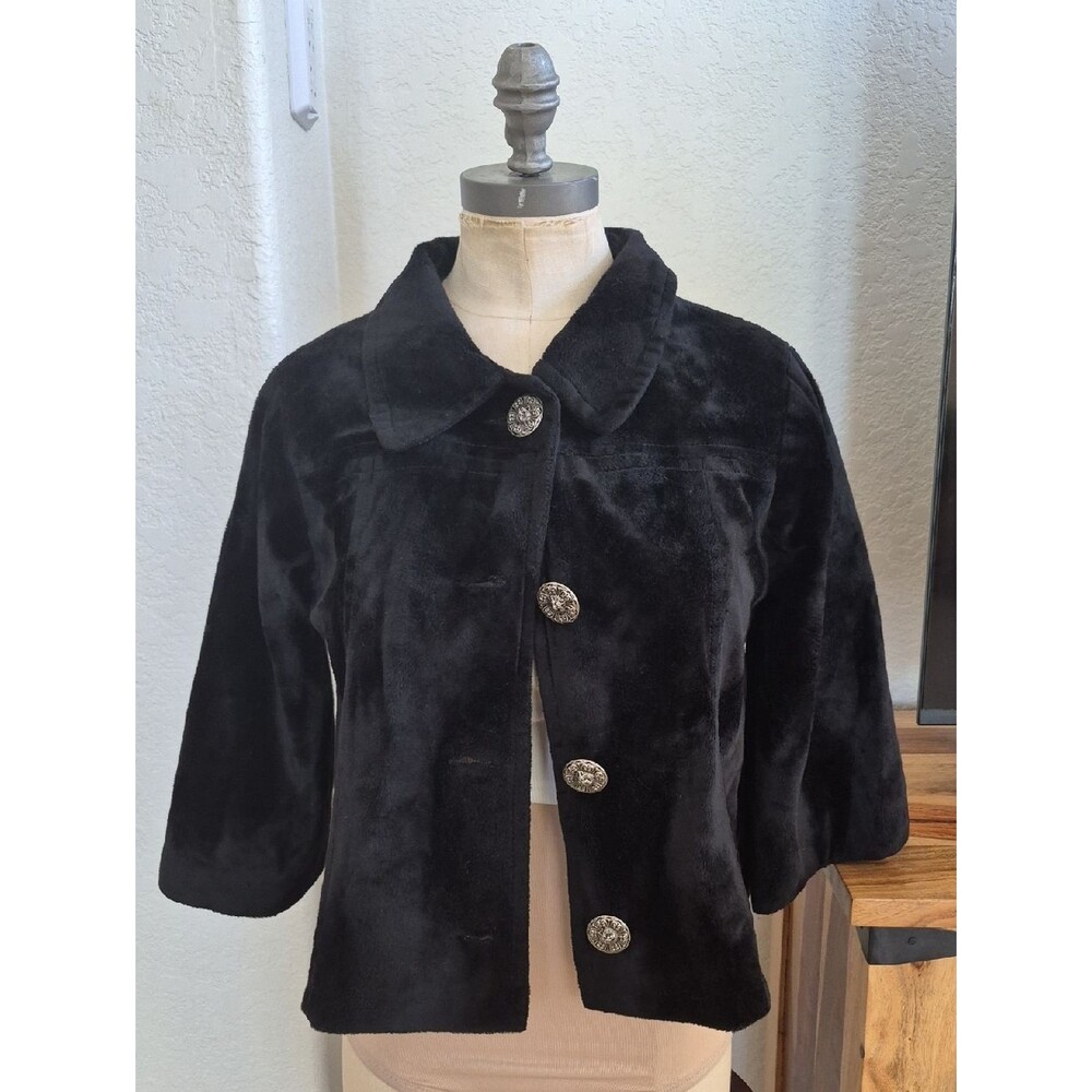 C. Magic Cropped Faux Fur Swirl Design, Lion Head Silver Button Jacket Sz Medium